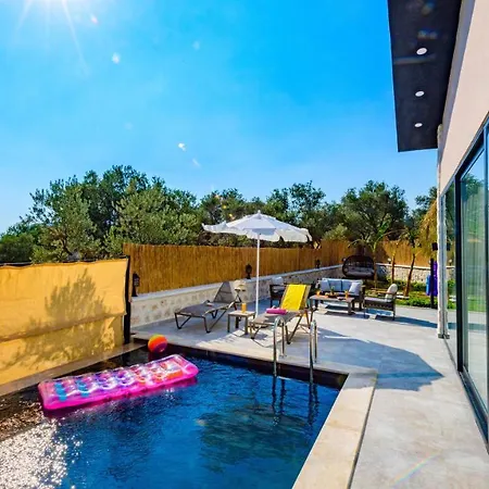 Zen - 2 Bedroom With Jacuzzi In Kalkan Caykoey كاس