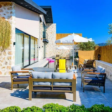 Zen - 2 Bedroom With Jacuzzi In Kalkan Caykoey كاس